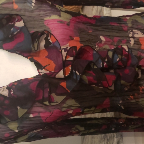 TRIBAL RUFFLED LONG SLEEVED BUTTON DOWN BLOUSE - Picture 3 of 5